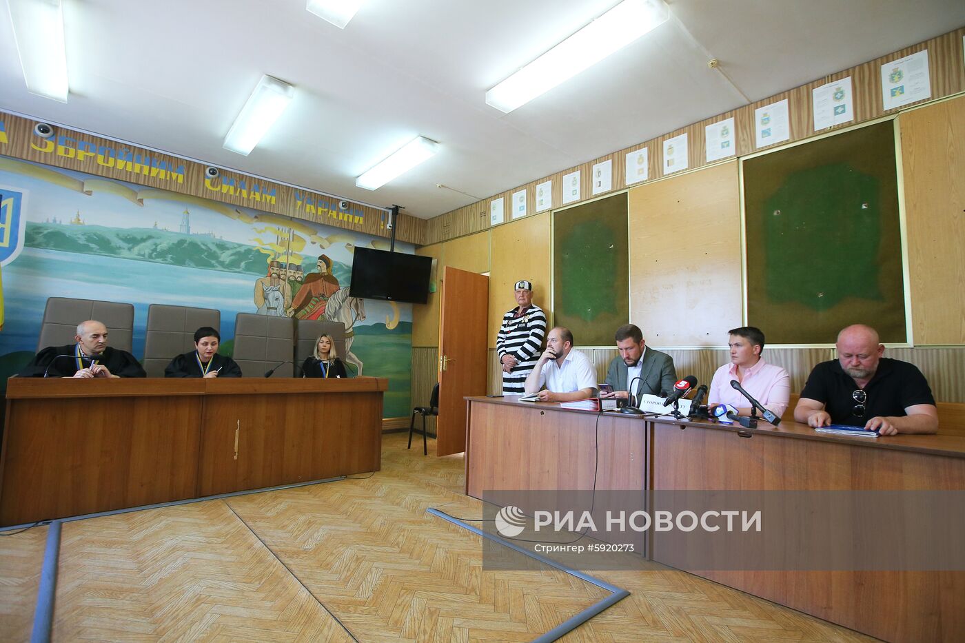 Суд по делу Н. Савченко в Киевской области