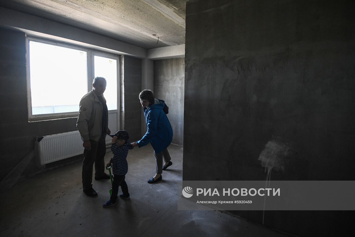 Вручение первых ключей от квартир жильцам нового дома в Новосибирске 