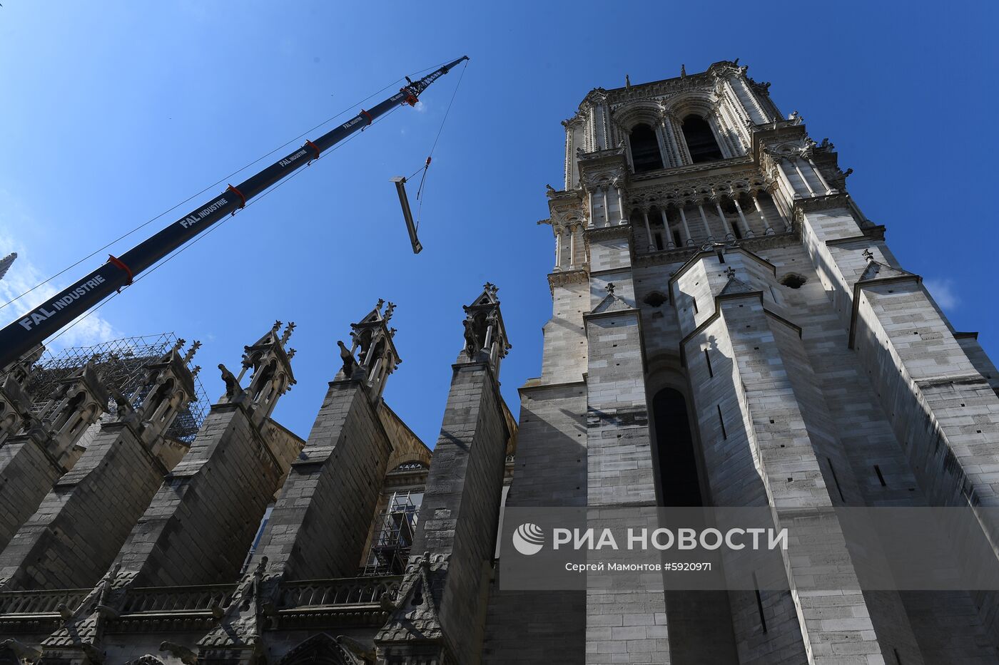 Восстановительные работы Собора Парижской Богоматери (Notre Dame de Paris) после пожара. Место: Франция, Париж. Автор: Сергей Мамонтов/РИА Новости. Города мира. Париж