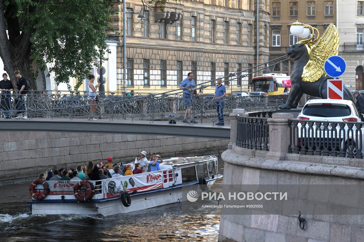 Банковский мост в Санкт-Петербурге