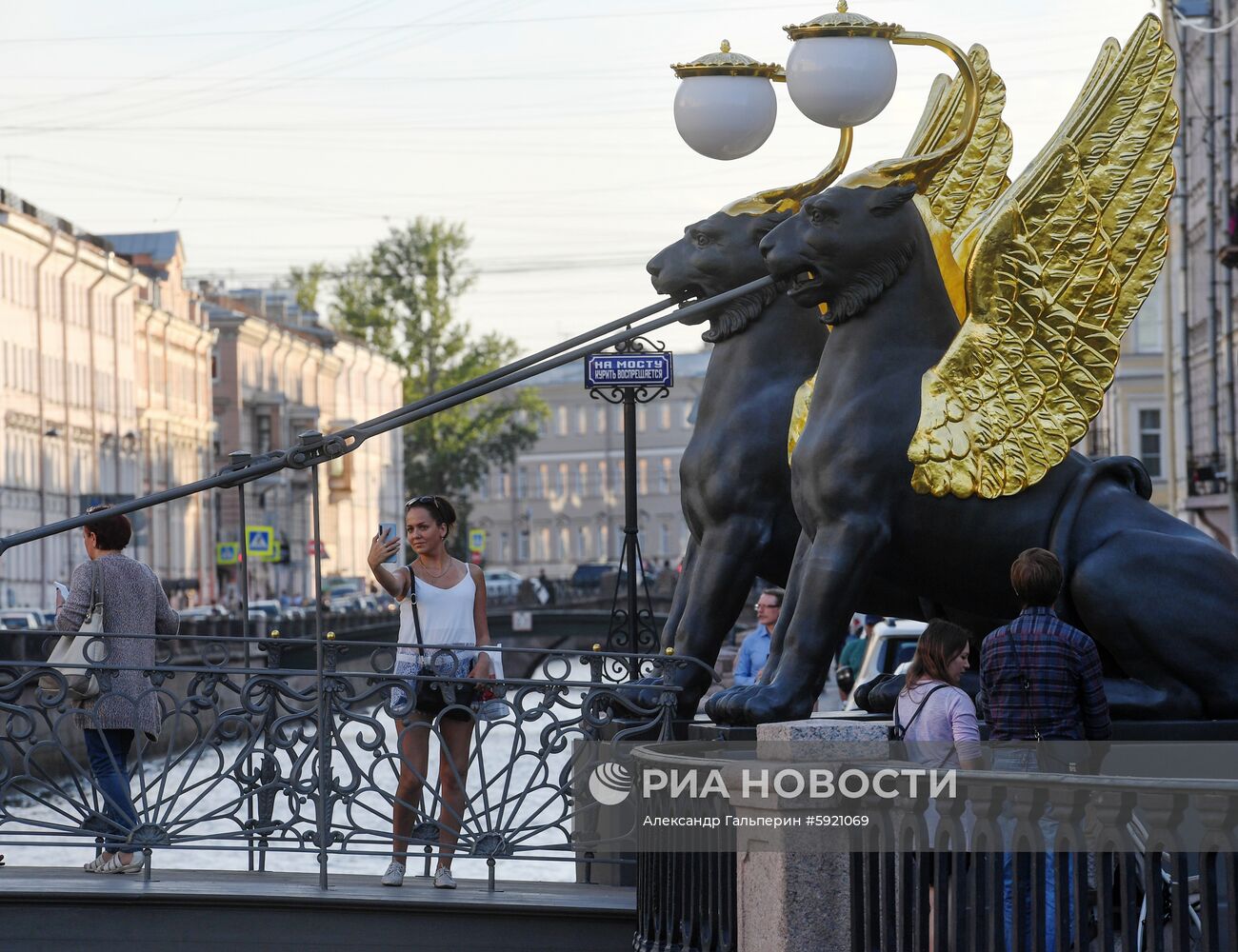 Банковский мост в Санкт-Петербурге