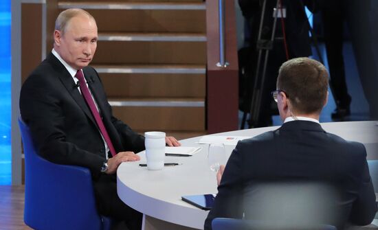 Прямая линия с президентом РФ Владимиром Путиным