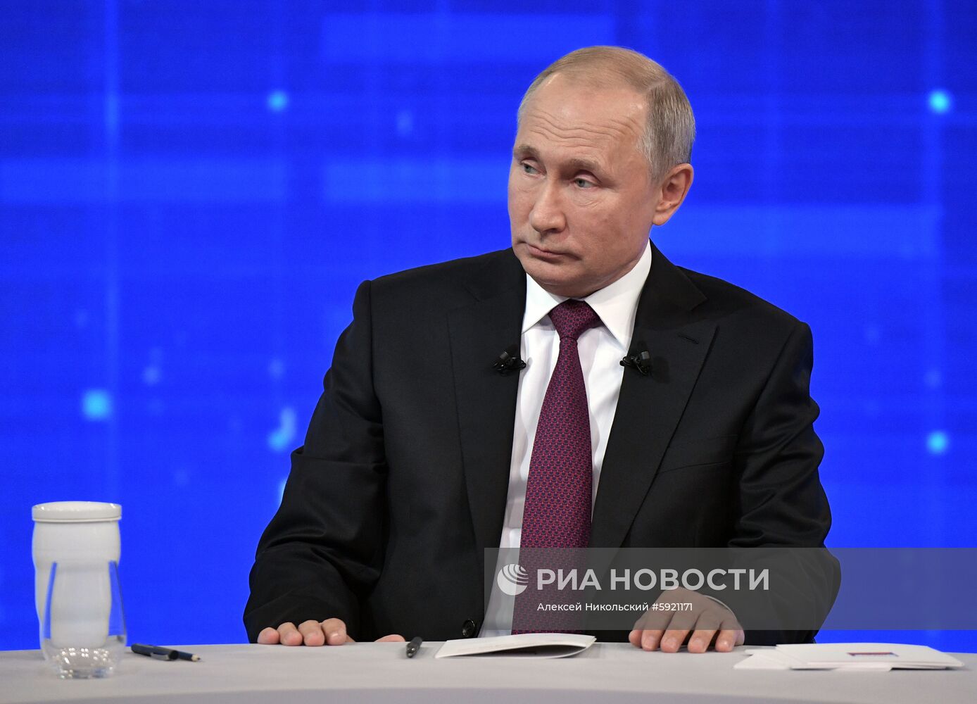 Прямая линия с президентом РФ Владимиром Путиным