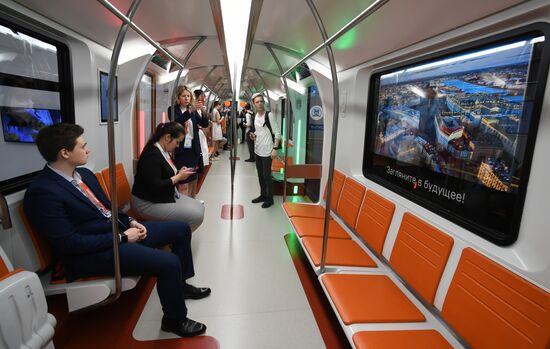 Презентация нового вагона метро в Санкт-Петербурге