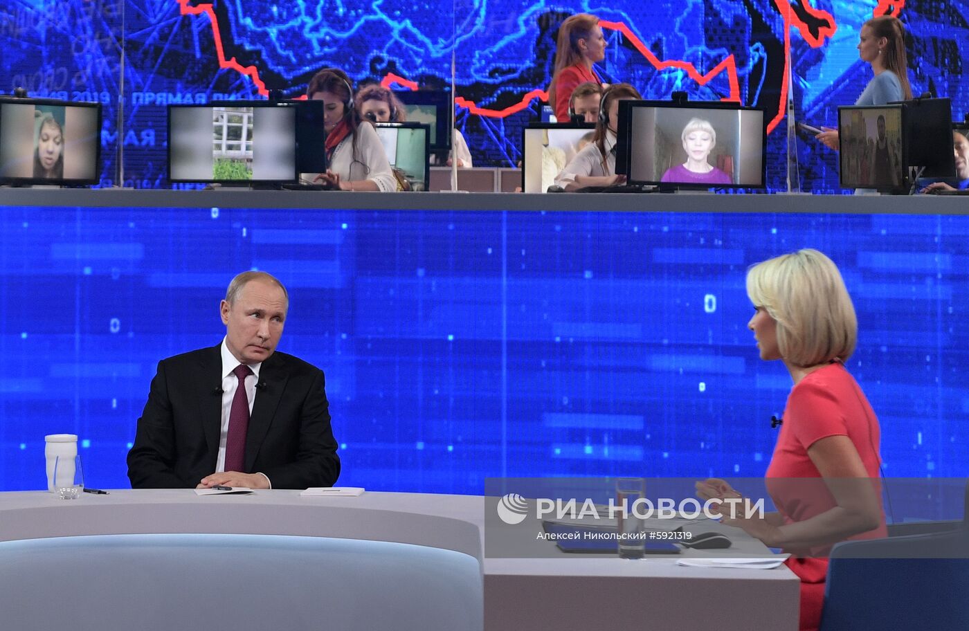 Прямая линия с президентом РФ Владимиром Путиным