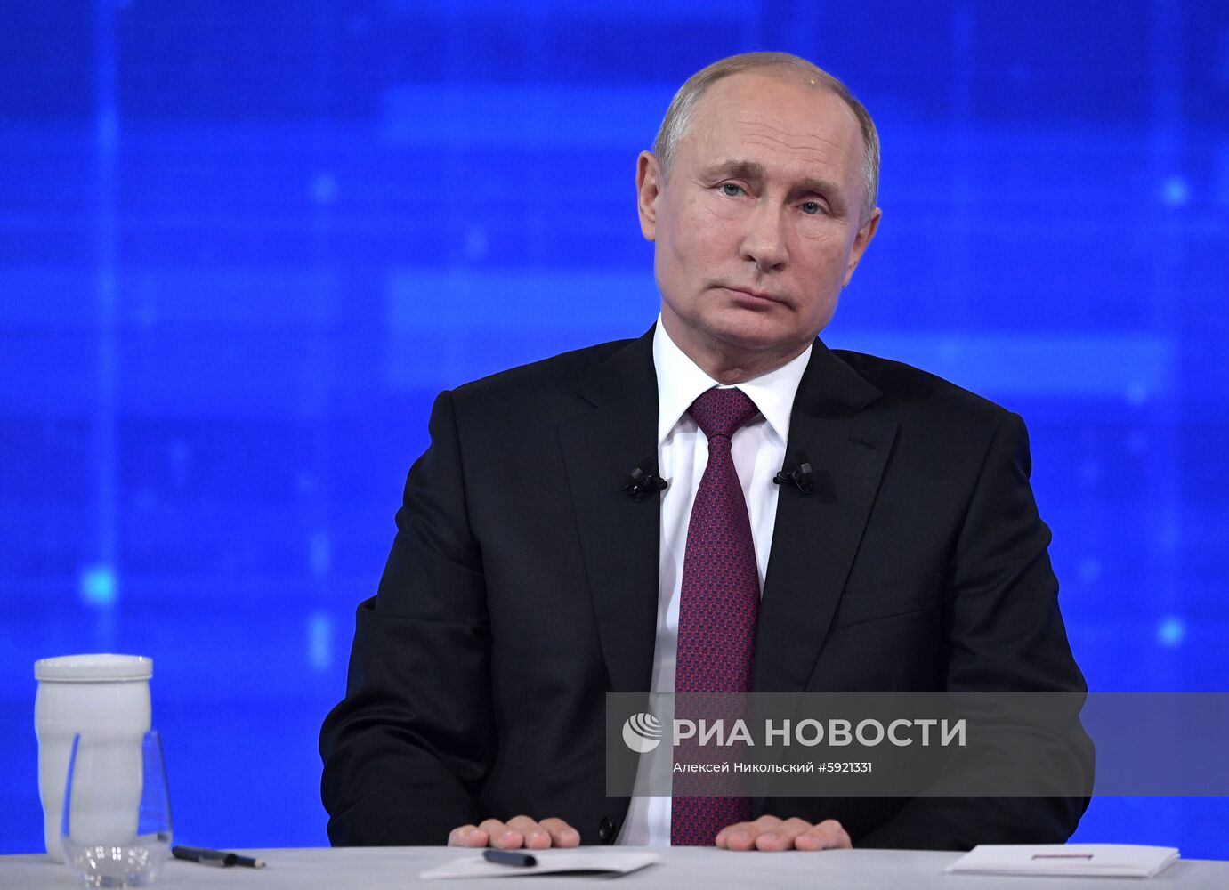 Прямая линия с президентом РФ Владимиром Путиным