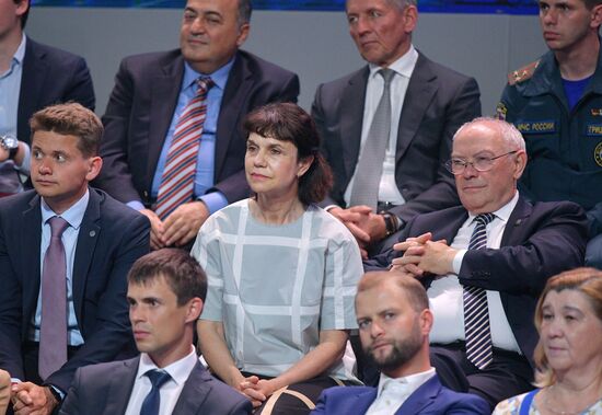 Прямая линия с президентом РФ Владимиром Путиным