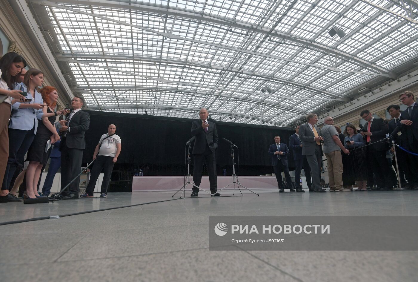 Прямая линия с президентом РФ Владимиром Путиным