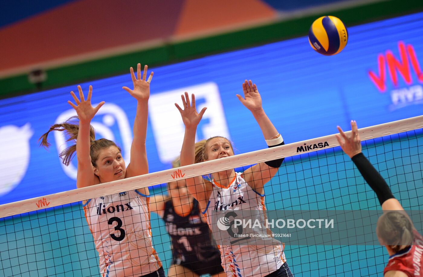 Волейбол. Женщины. Этап Лиги наций. Матч Россия - Нидерланды
