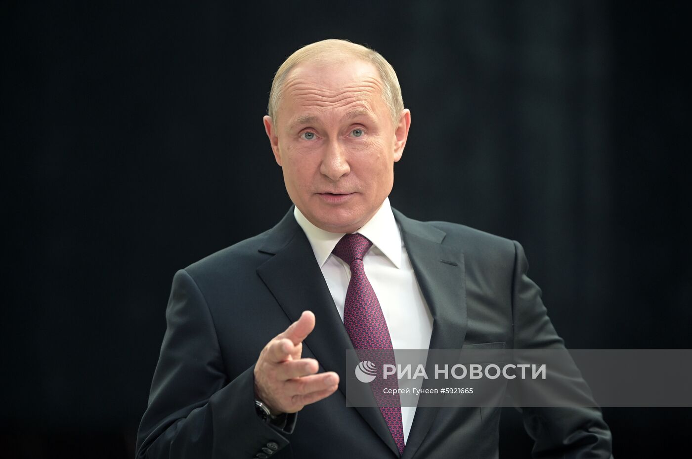 Прямая линия с президентом РФ Владимиром Путиным