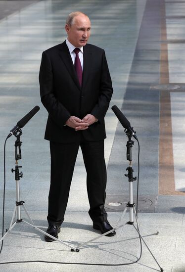 Прямая линия с президентом РФ Владимиром Путиным