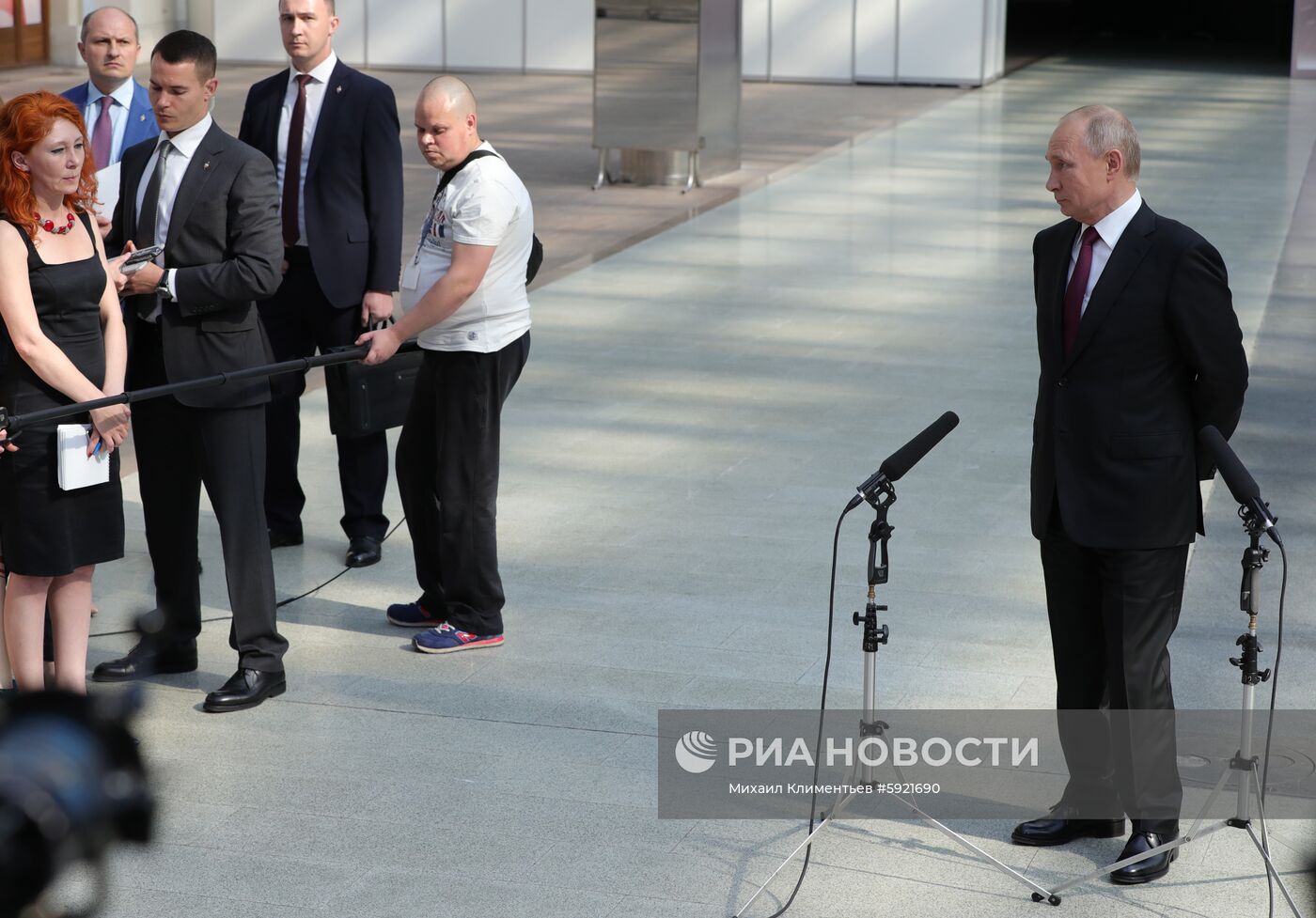 Прямая линия с президентом РФ Владимиром Путиным