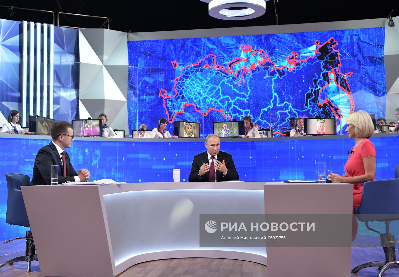 Прямая линия с президентом РФ Владимиром Путиным