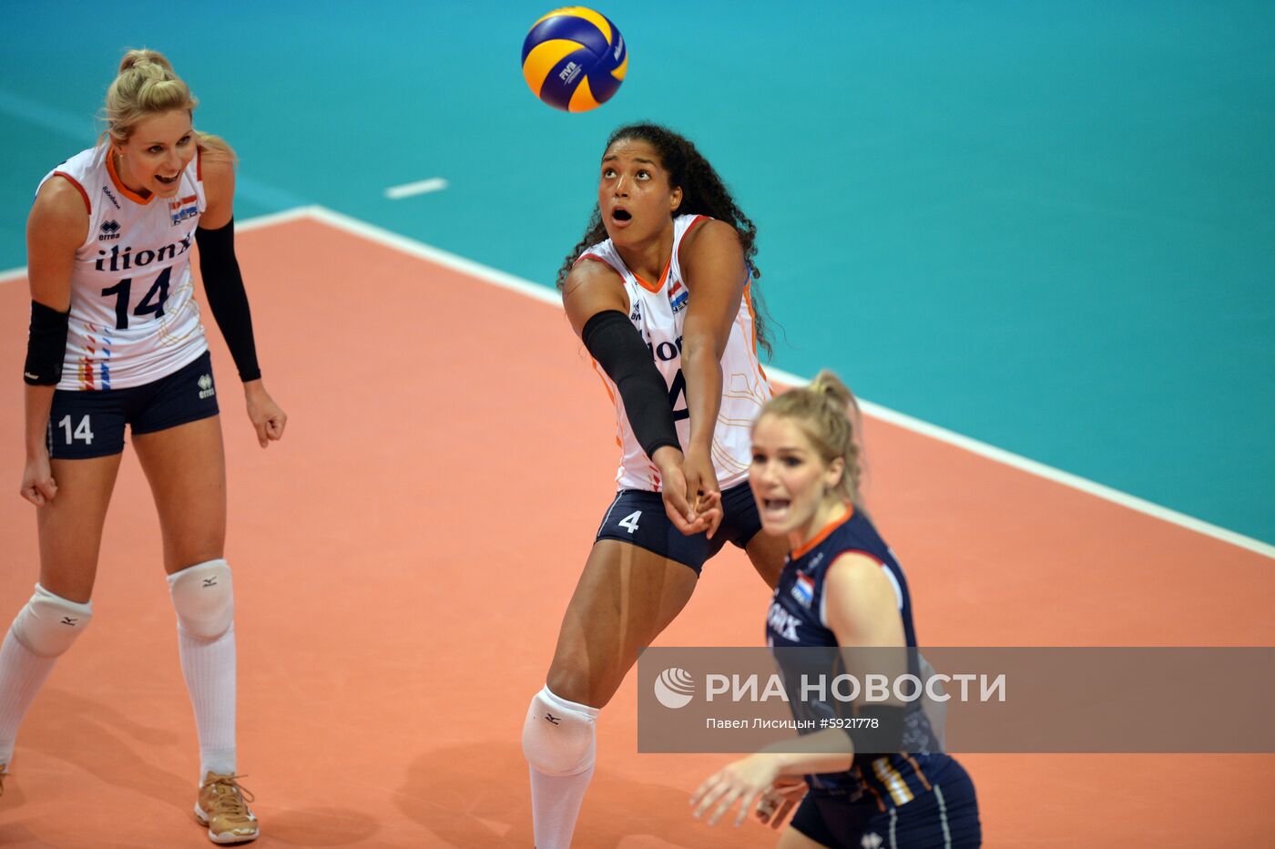 Волейбол. Женщины. Этап Лиги наций. Матч Россия - Нидерланды