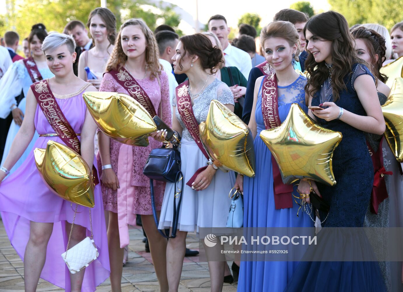 Празднование школьного выпускного в Чите