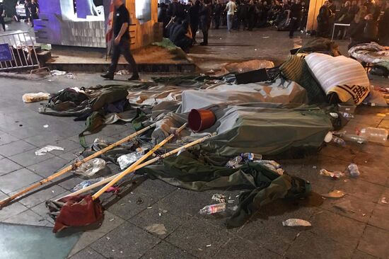 Акция протеста у здания парламента Грузии