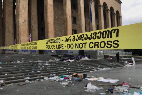 Акция протеста у здания парламента Грузии