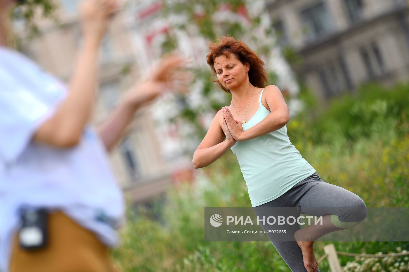 Международный фестиваль йоги в парке "Зарядье"