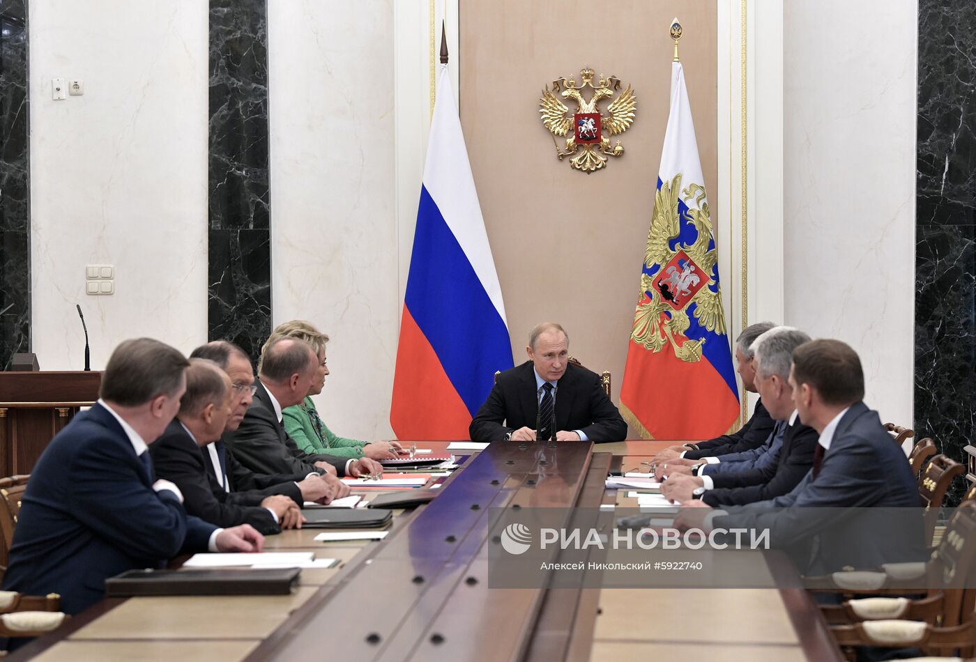 Президент РФ В. Путин провел заседание Совбеза РФ