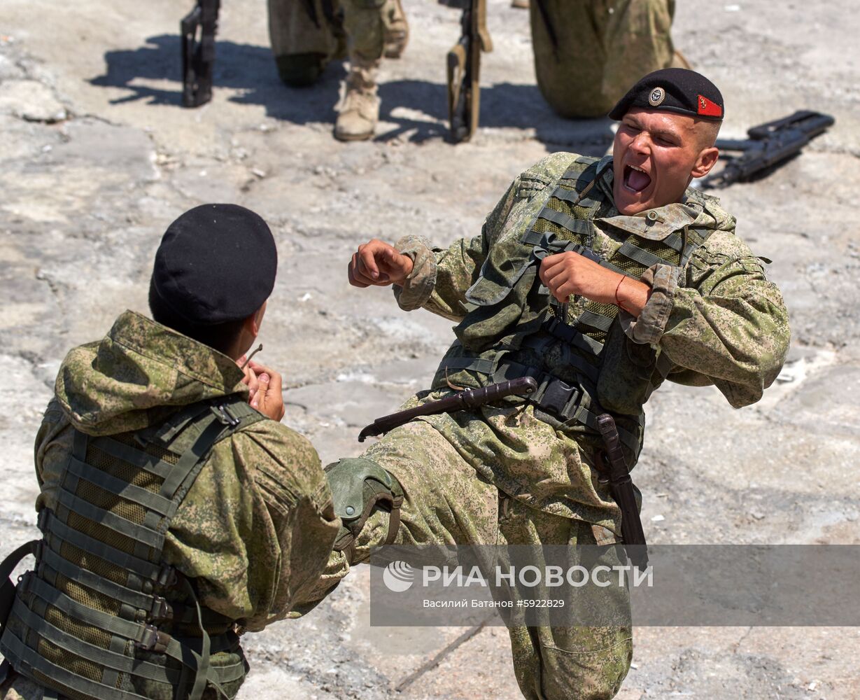 Тренировка военно-технического форума «Армия-2019» в Севастополе