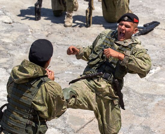 Тренировка военно-технического форума «Армия-2019» в Севастополе