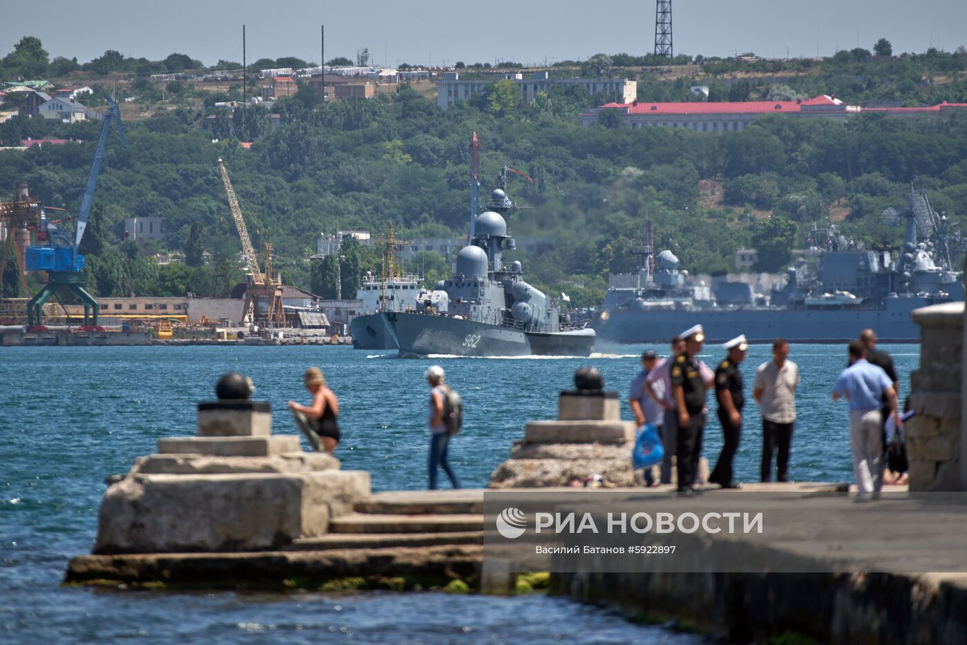 Тренировка военно-технического форума «Армия-2019» в Севастополе