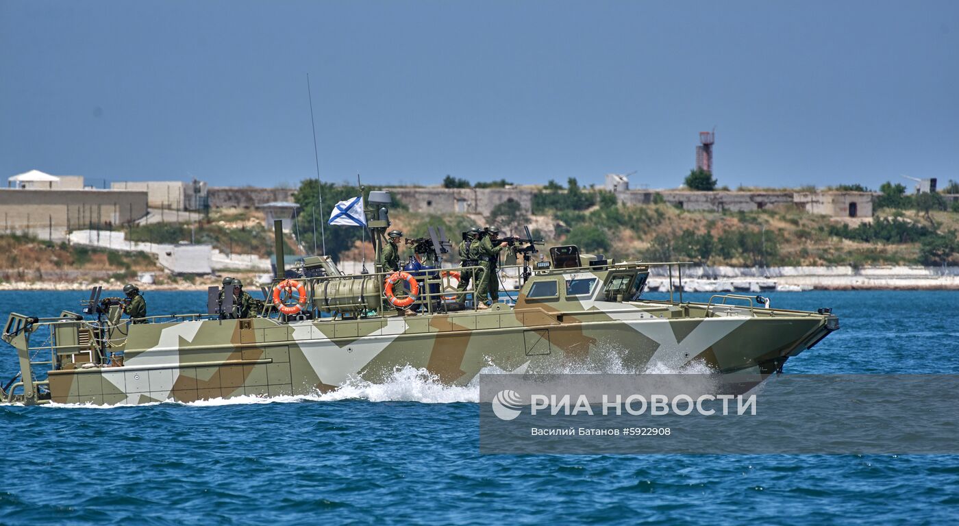 Тренировка военно-технического форума «Армия-2019» в Севастополе