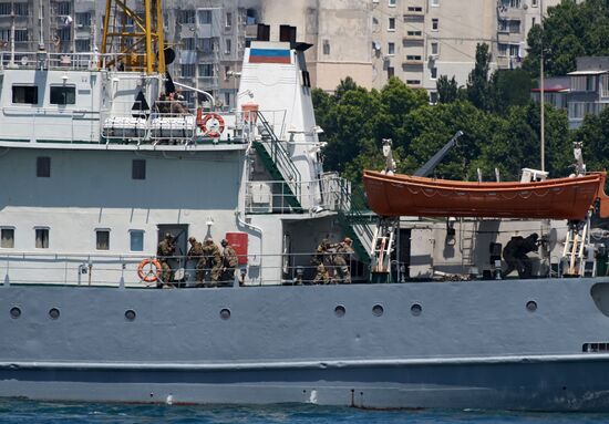 Тренировка военно-технического форума «Армия-2019» в Севастополе