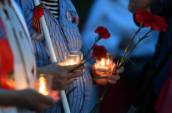 Акция "Вахта памяти. Вечный огонь" в Александровском саду