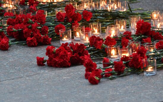 Акция "Вахта памяти. Вечный огонь" в Александровском саду