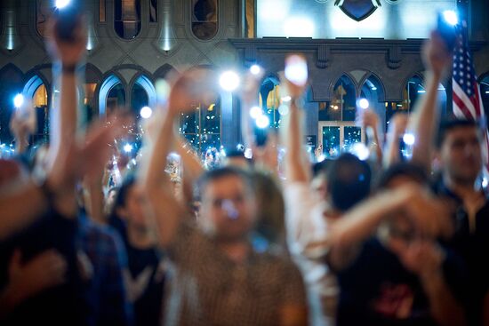 Акции протеста у здания парламента Грузии