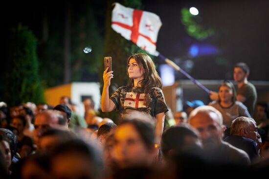 Акции протеста у здания парламента Грузии