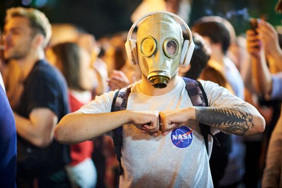 Акции протеста у здания парламента Грузии