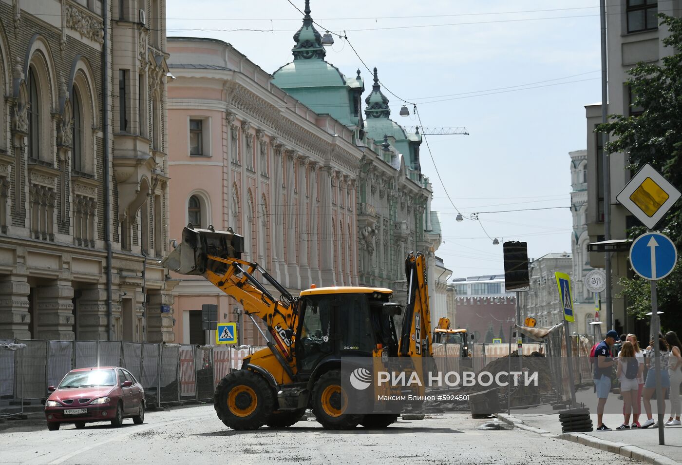 Работы по благоустройству на улице Ильинка