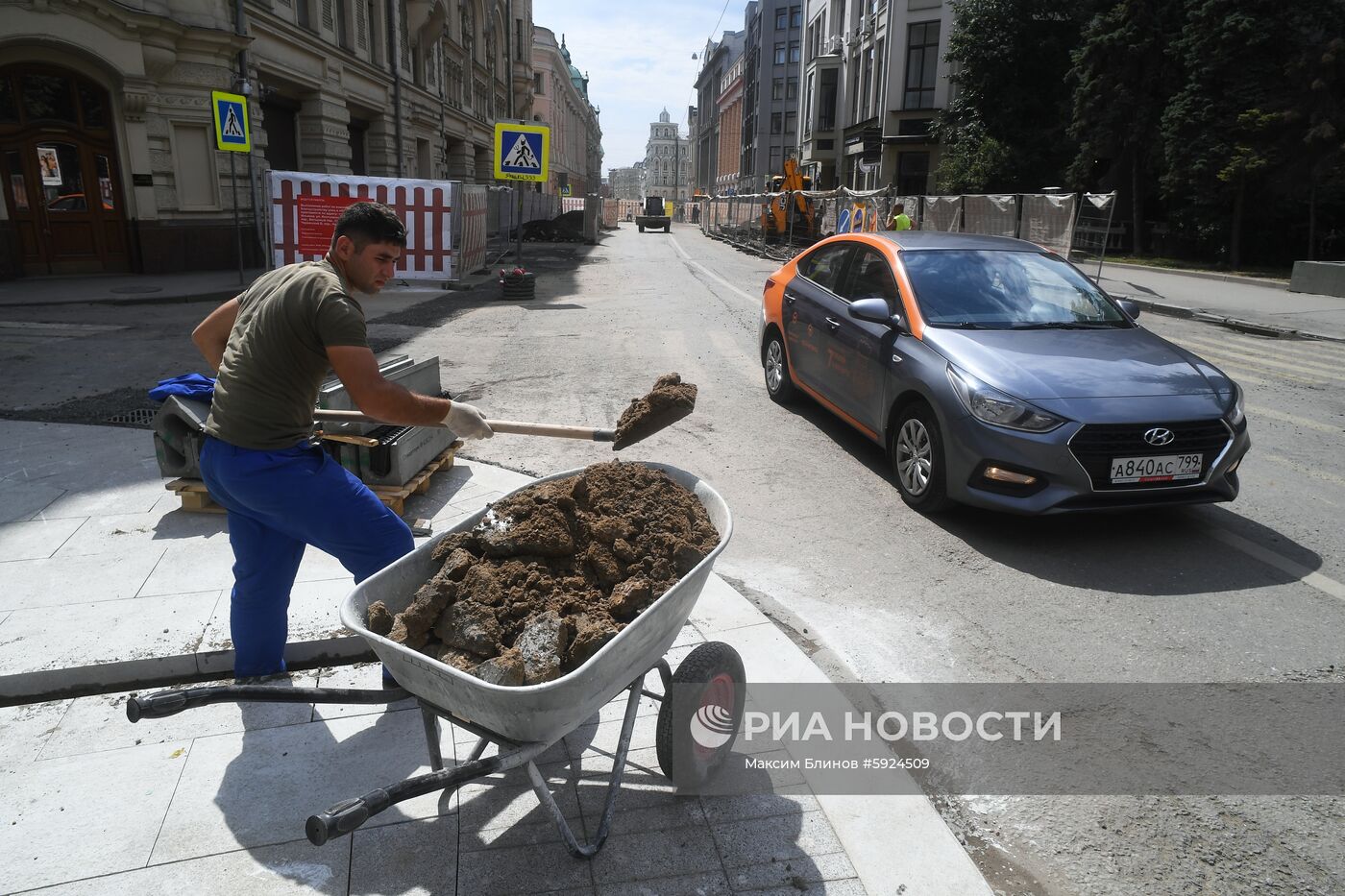 Работы по благоустройству на улице Ильинка