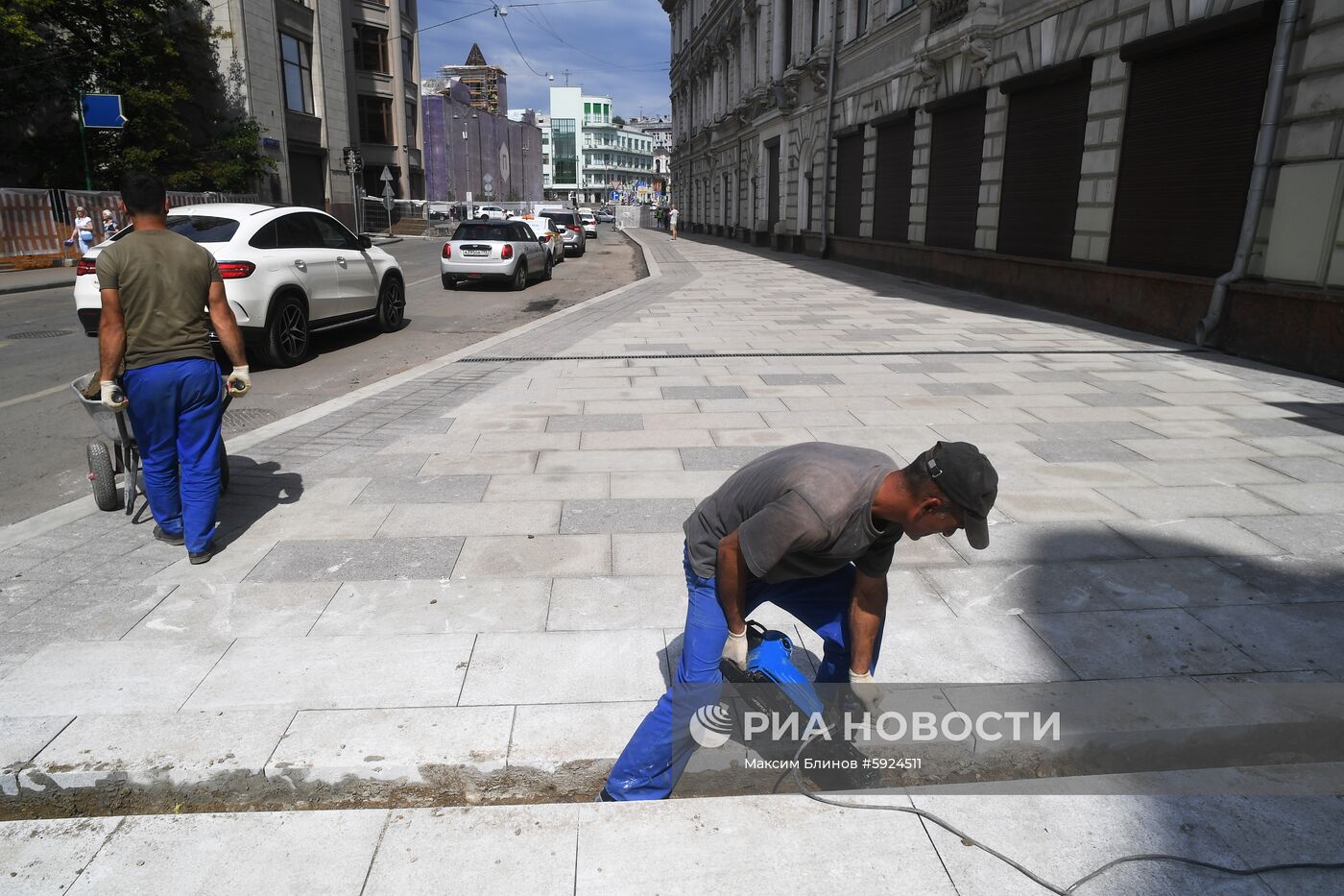 Работы по благоустройству на улице Ильинка