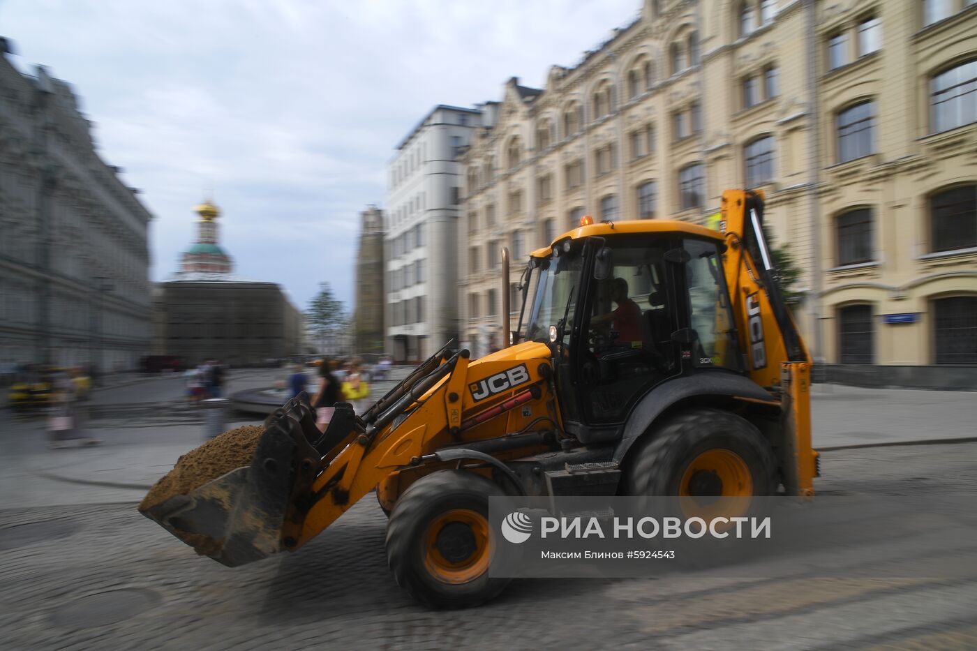 Работы по благоустройству на улице Ильинка