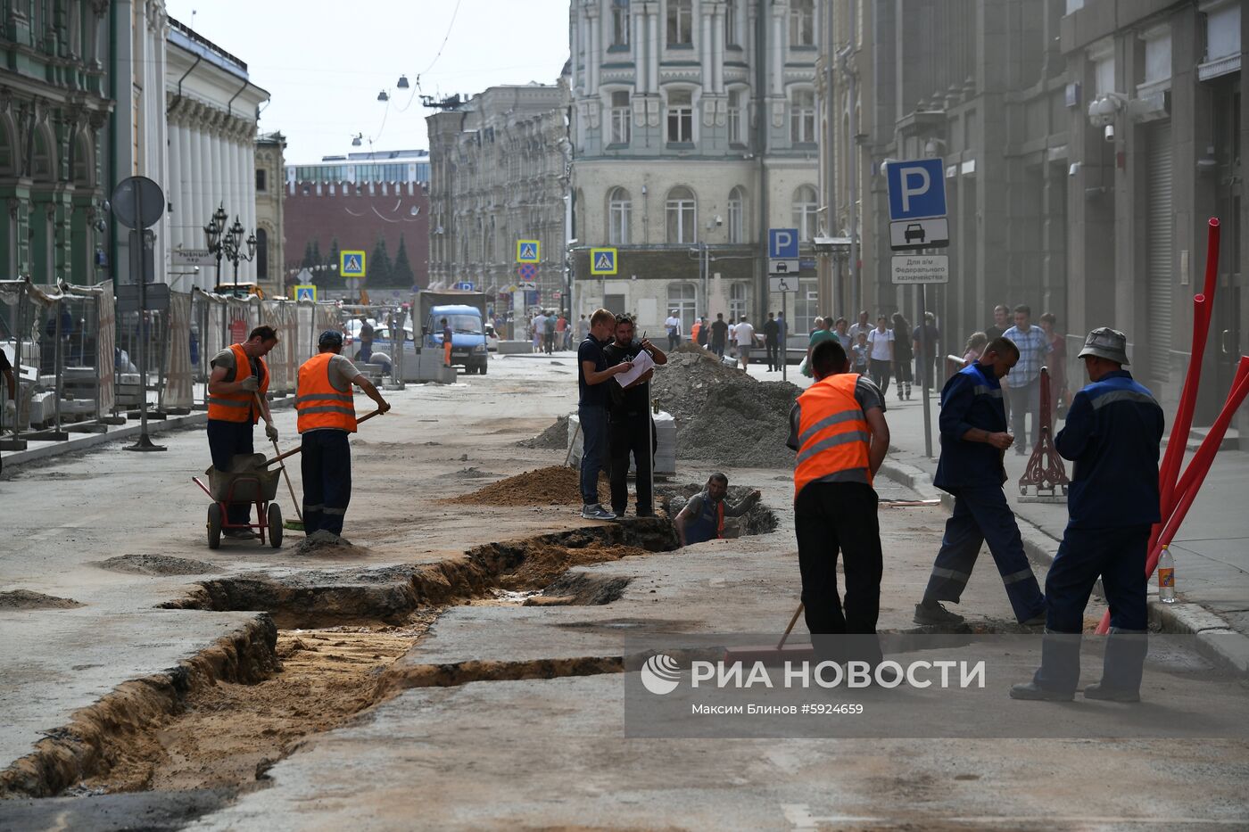 Работы по благоустройству на улице Ильинка