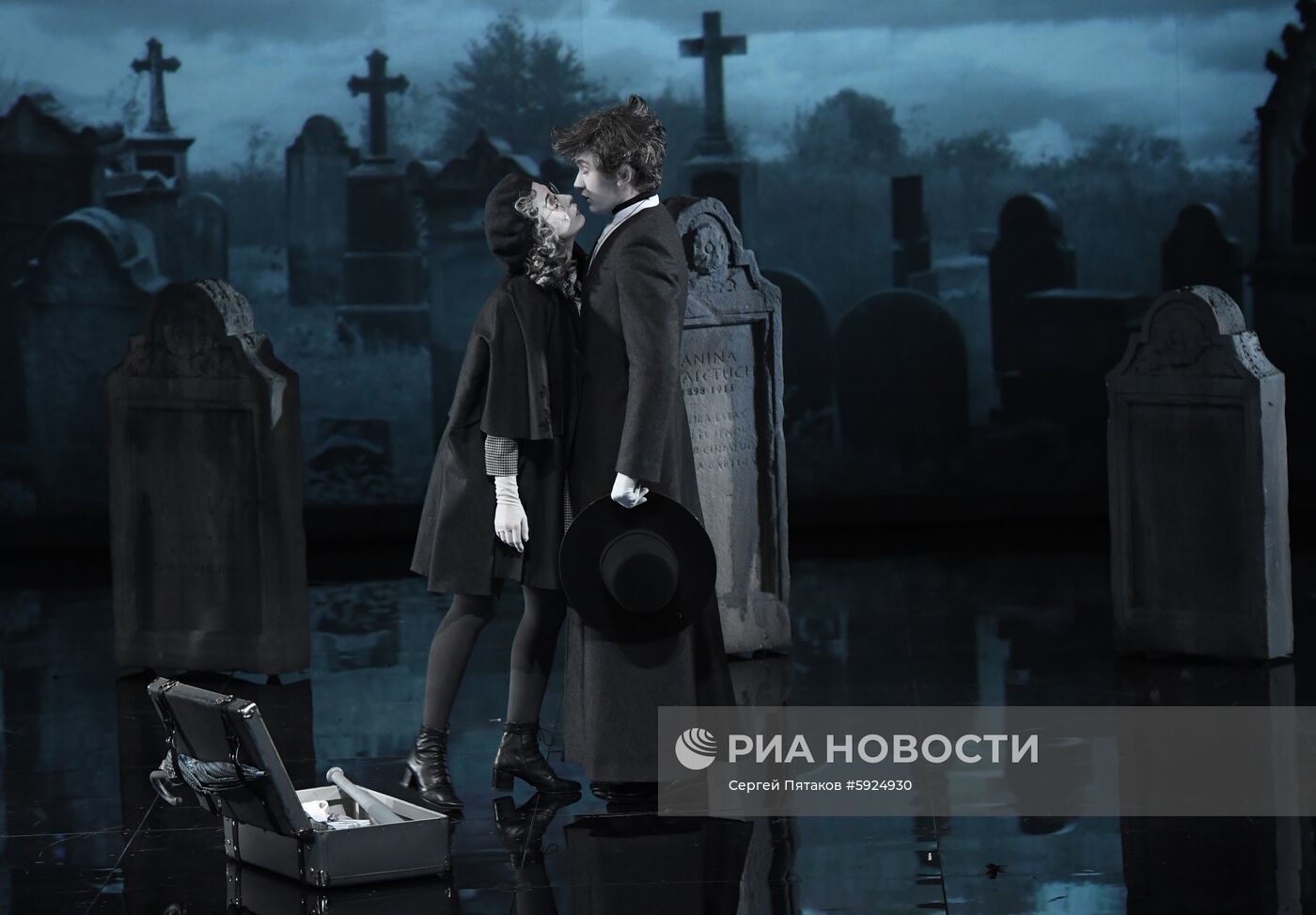Спектакль "Завещание Чарльза Адамса, или Дом семи повешенных" в Мастерской Петра Фоменко