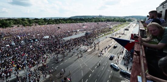 Акция в Праге против премьер-министра А. Бабиша