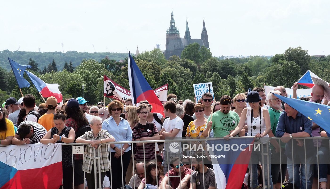 Акция в Праге против премьер-министра А. Бабиша