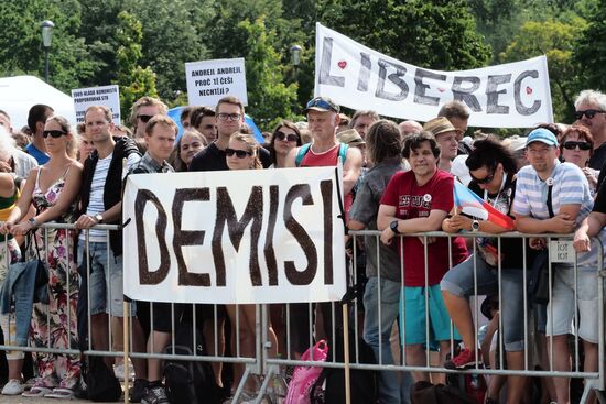 Акция в Праге против премьер-министра А. Бабиша