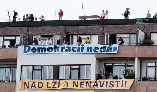 Акция в Праге против премьер-министра А. Бабиша