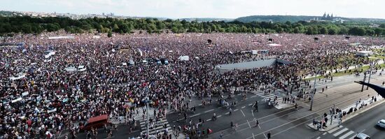 Акция в Праге против премьер-министра А. Бабиша