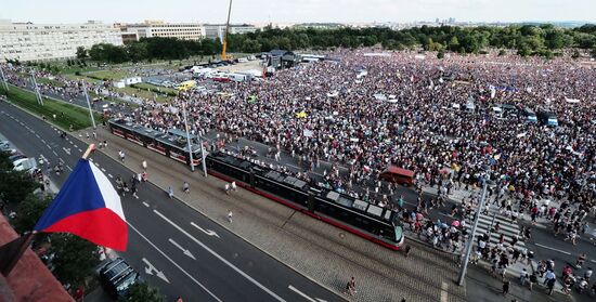 Акция в Праге против премьер-министра А. Бабиша