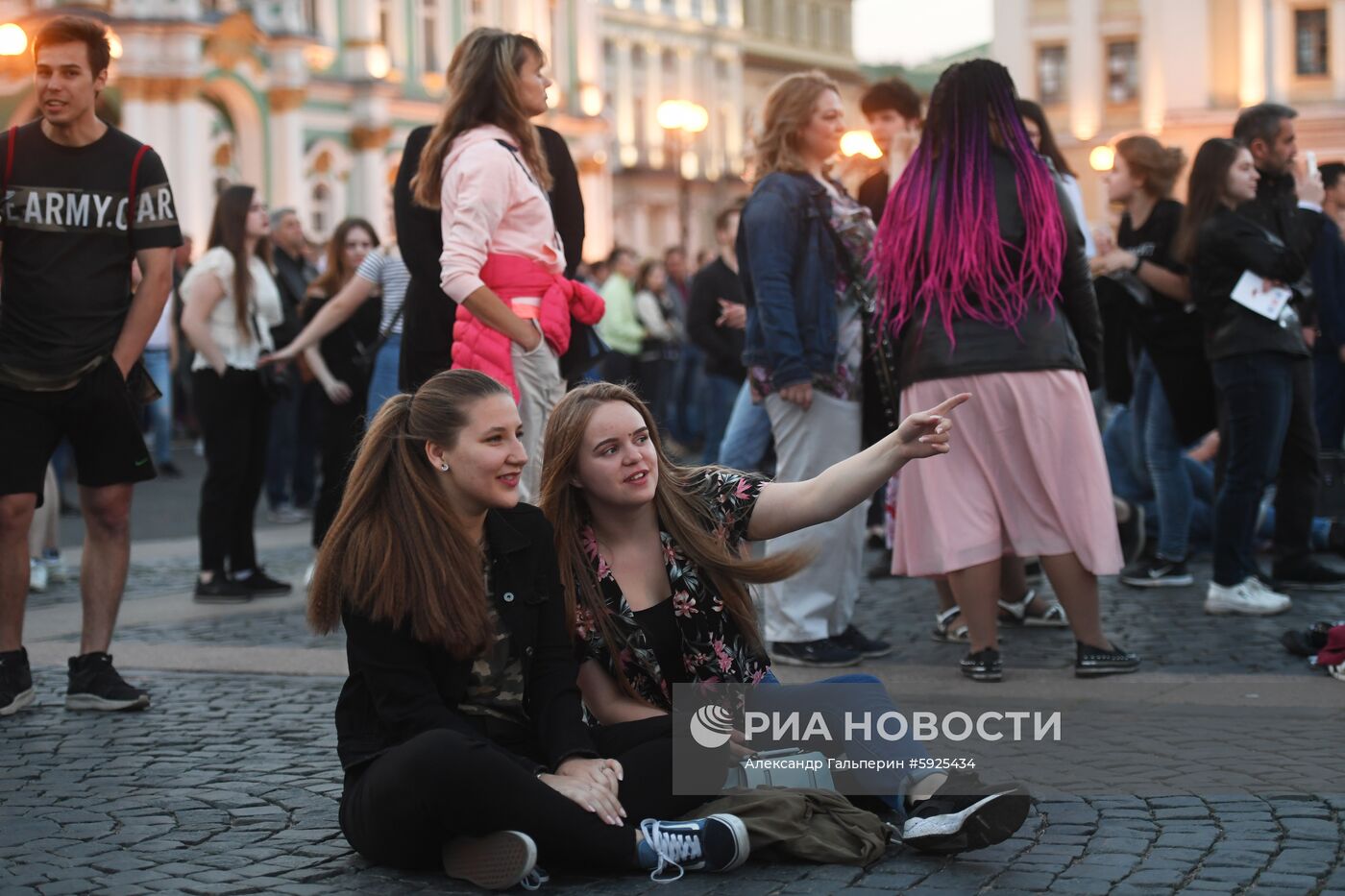 Праздник выпускников "Алые паруса" в Санкт-Петербурге