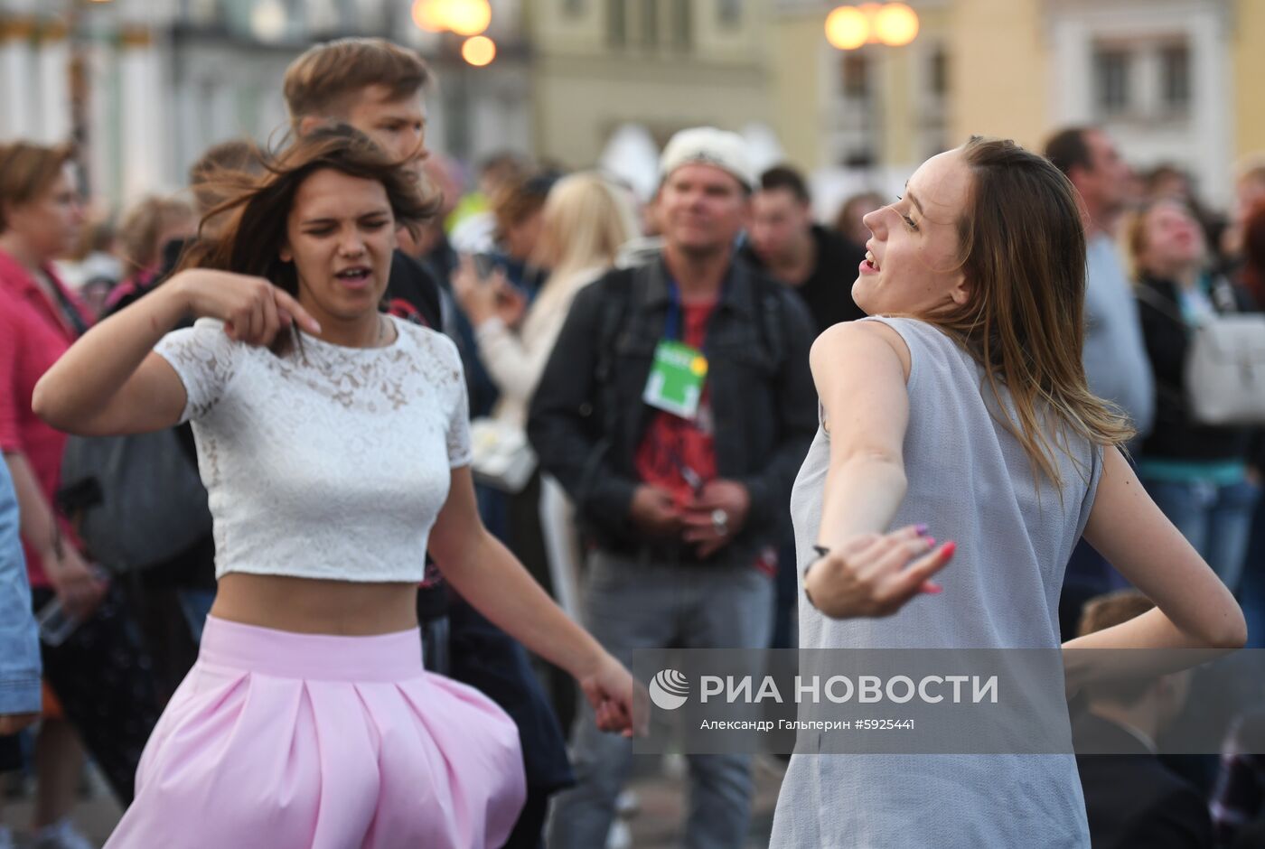 Праздник выпускников "Алые паруса" в Санкт-Петербурге