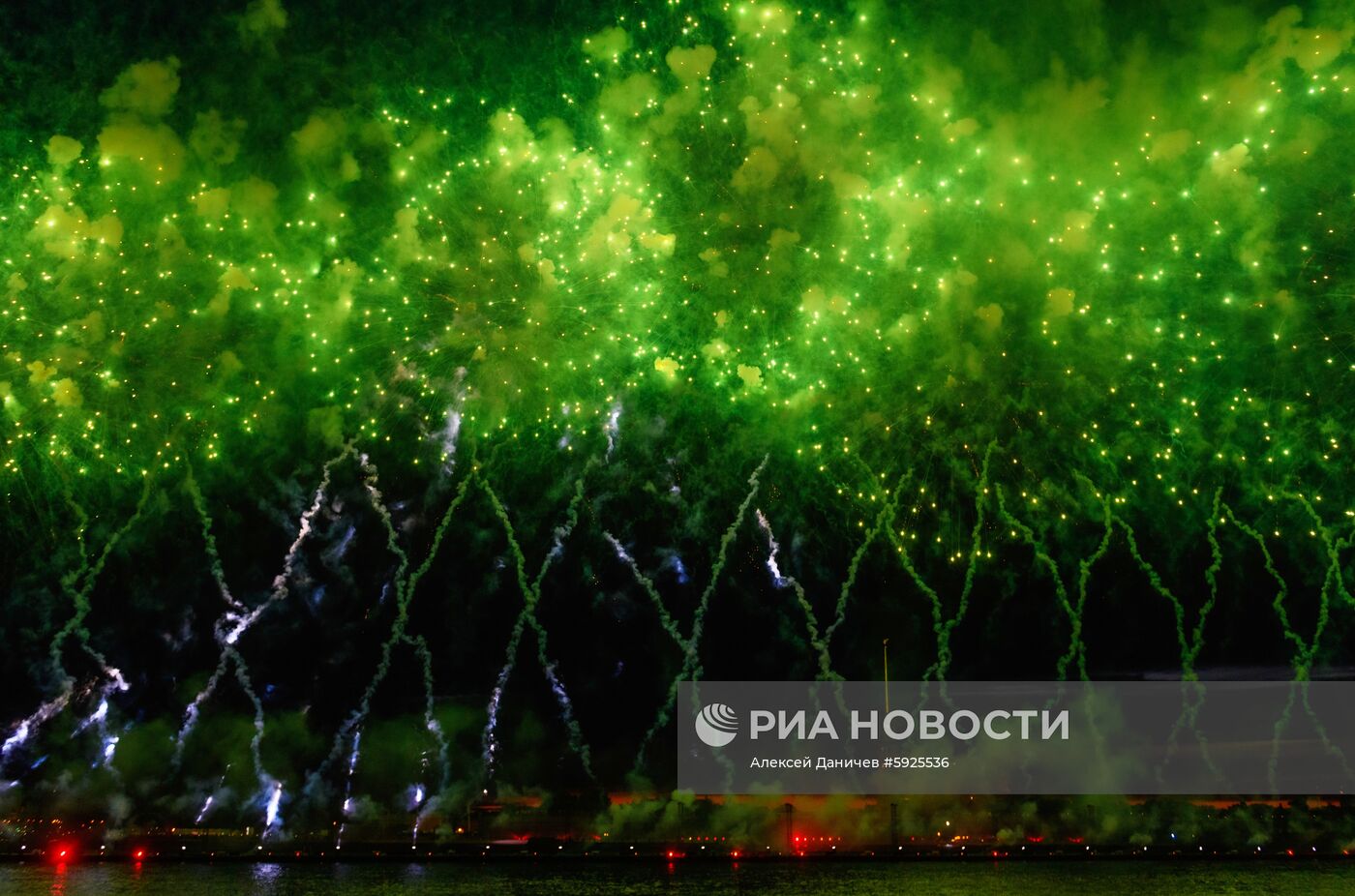 Праздник выпускников "Алые паруса" в Санкт-Петербурге