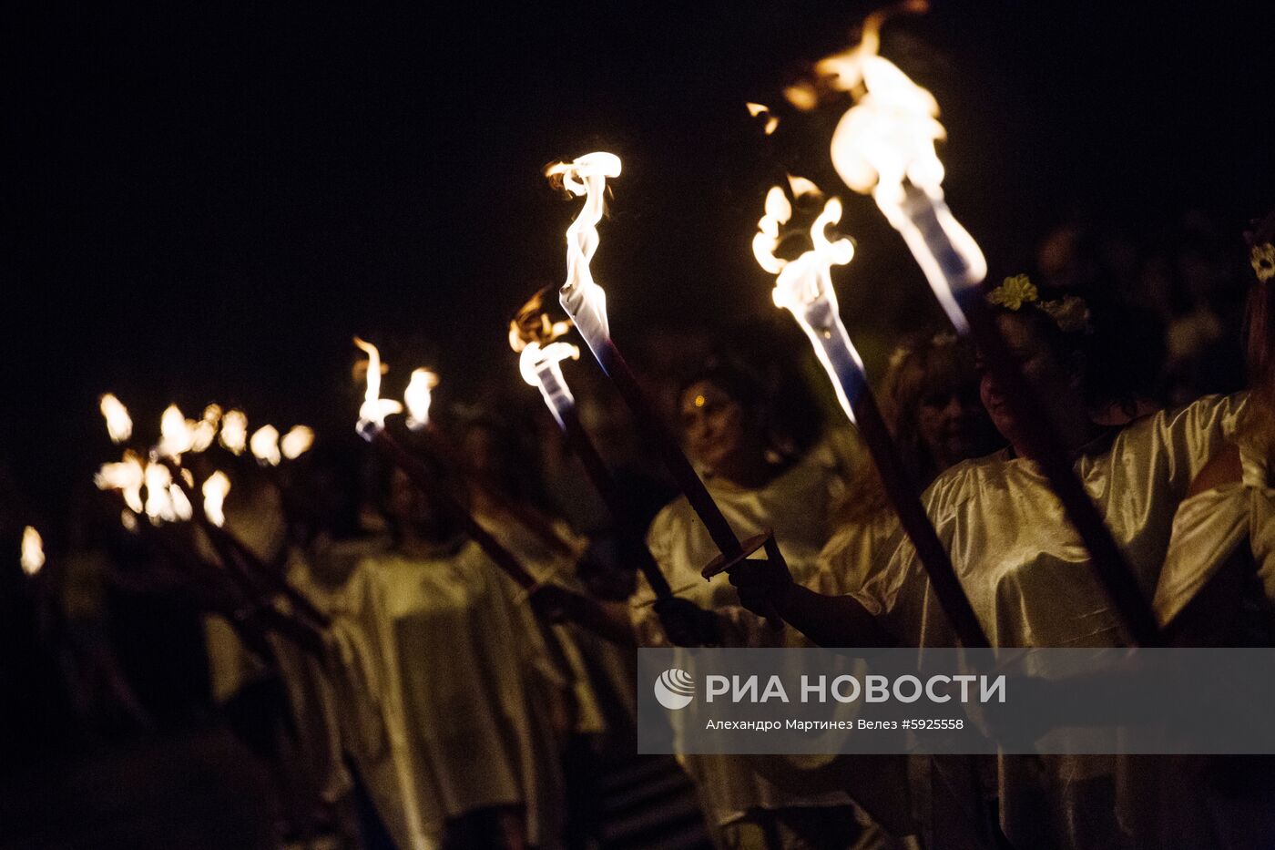 Празднование Ночи святого Хуана в Испании