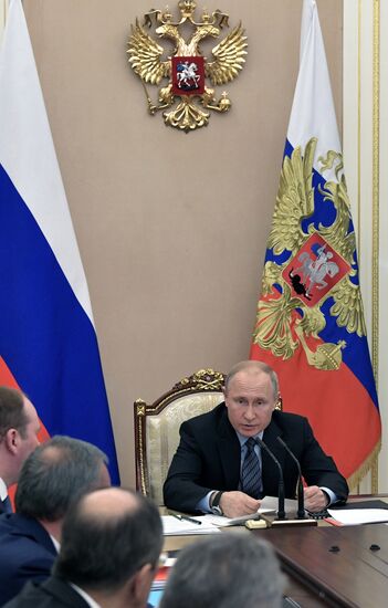 Президент РФ В. Путин провел заседание Комиссии по вопросам военно-технического сотрудничества